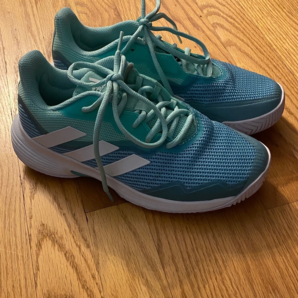 adidas Women's Courtjam Tennis/Pickleball teal sneakers